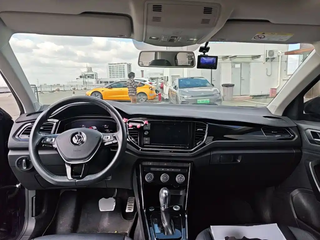 Volkswagen T-Roc — миниатюра 10