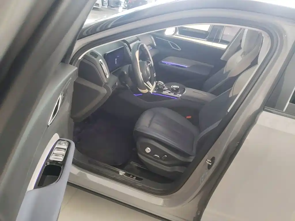 Hongqi Hongqi HS3 — миниатюра 16