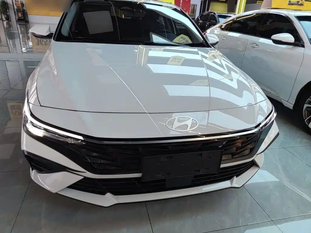 Hyundai Elantra — миниатюра 3