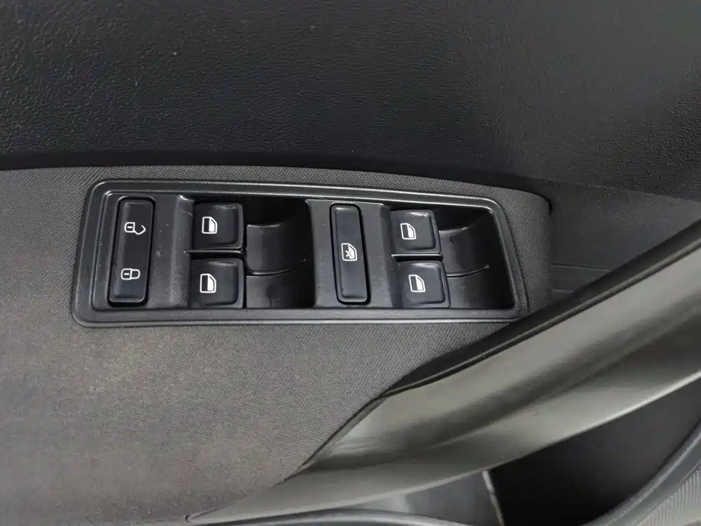 Skoda Rapid Spaceback — миниатюра 9