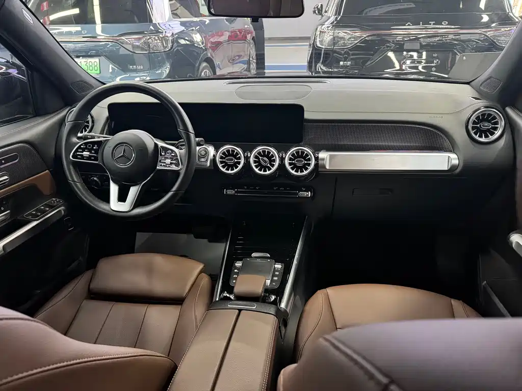 Mercedes-Benz GLB — миниатюра 8