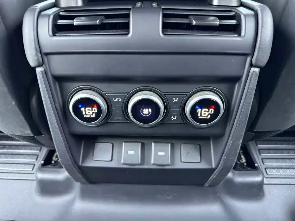 Land Rover Defender — миниатюра 14