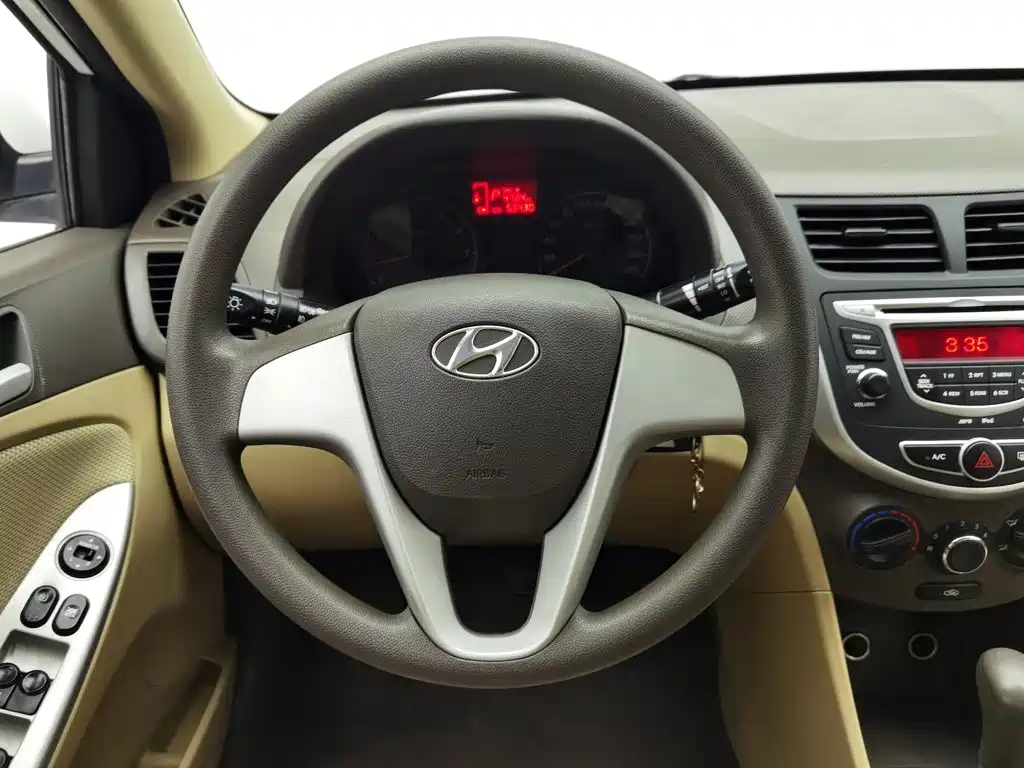 Hyundai Verna — миниатюра 11