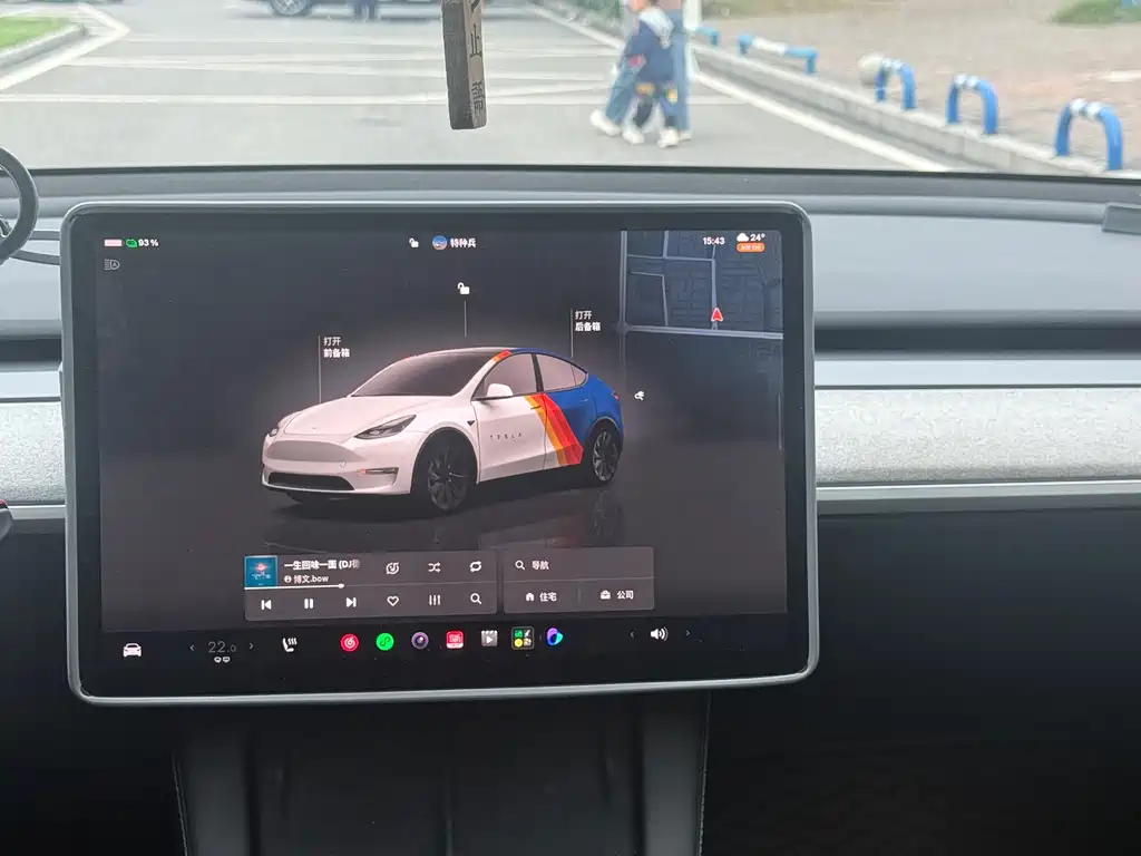 Tesla Model Y — миниатюра 7