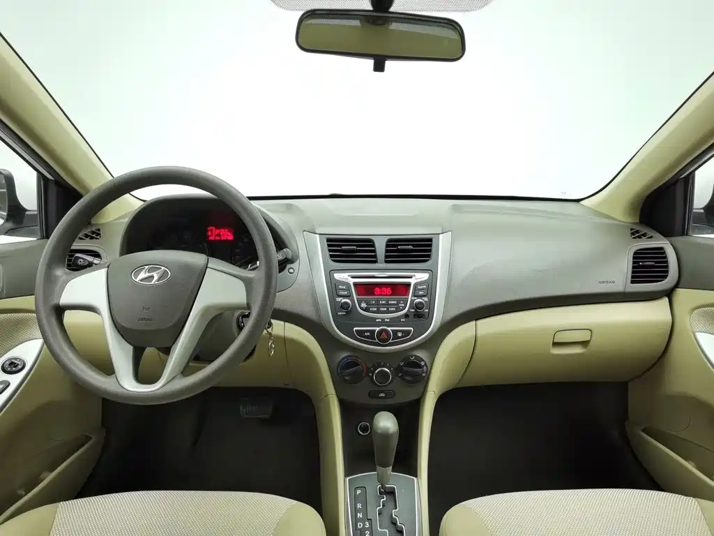 Hyundai Verna — миниатюра 5