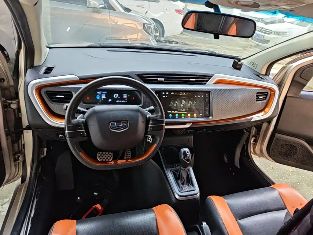 Geely Vision X1 — миниатюра 10