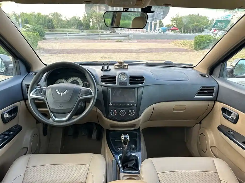 Wuling Hongguang — миниатюра 9