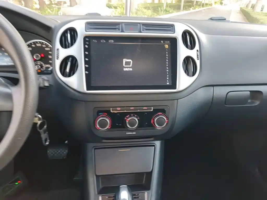 Volkswagen Tiguan — миниатюра 13