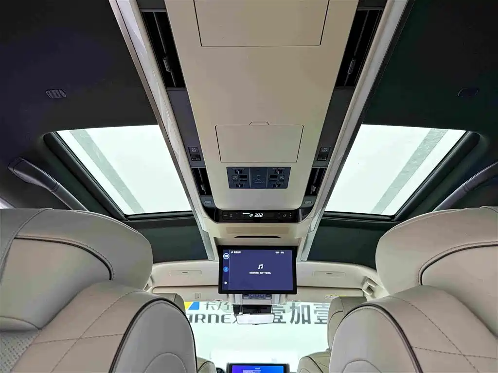 Toyota Vellfire — миниатюра 20