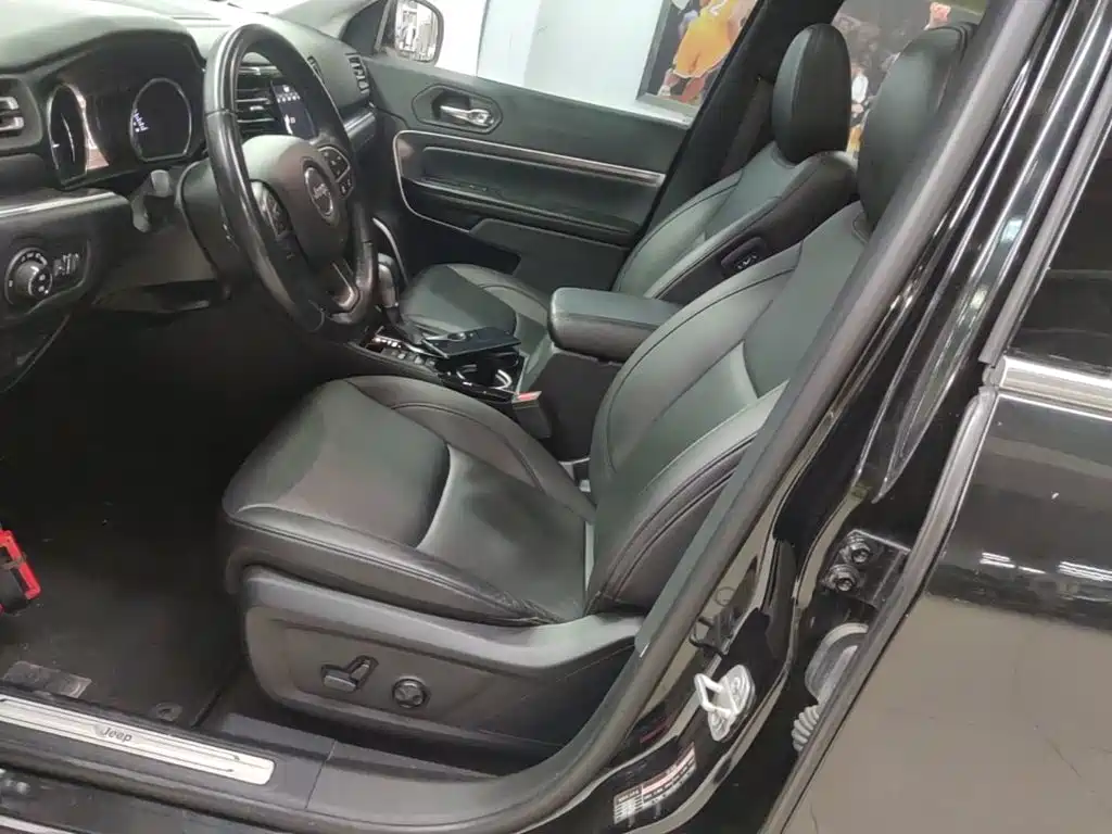 Jeep Grand Commander — миниатюра 15
