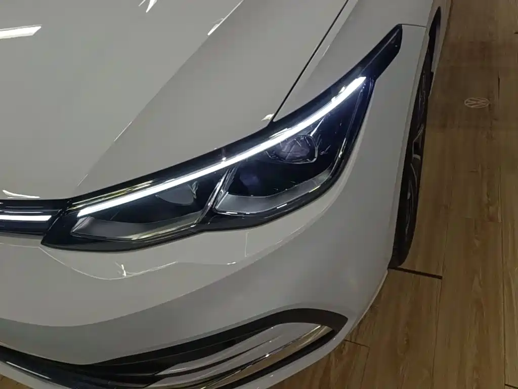 Volkswagen Golf — миниатюра 24