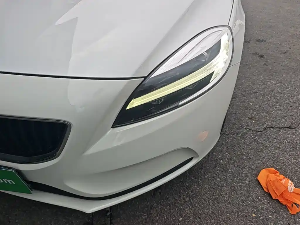 Volvo V40 — миниатюра 24