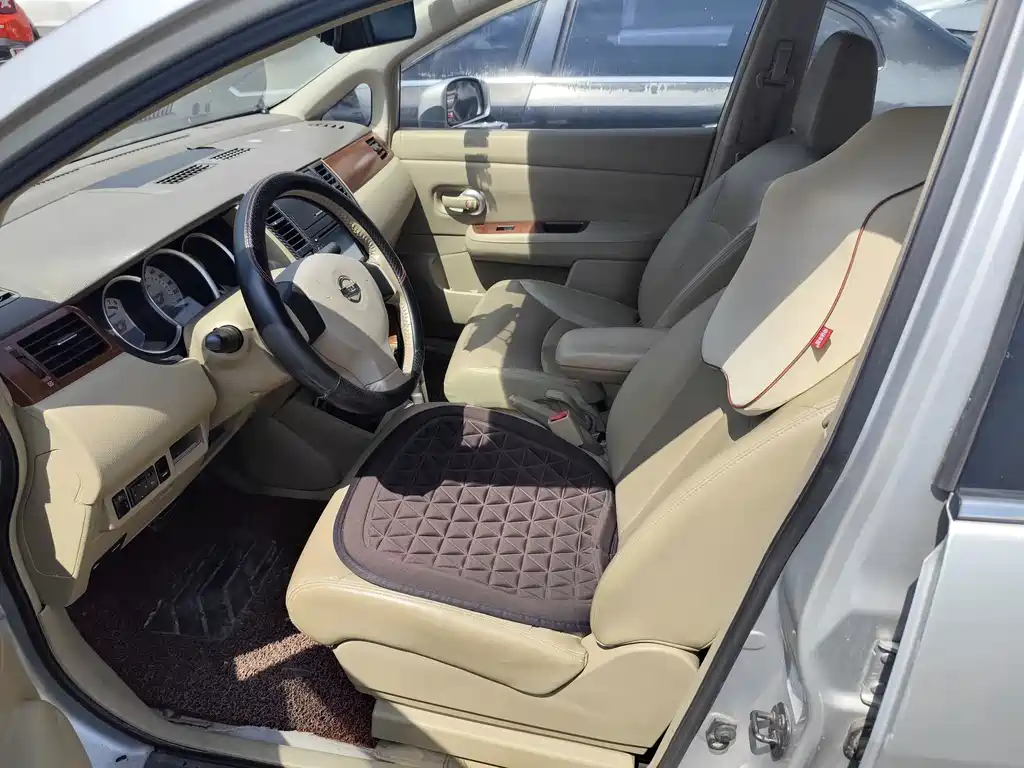 Nissan Tiida — миниатюра 6