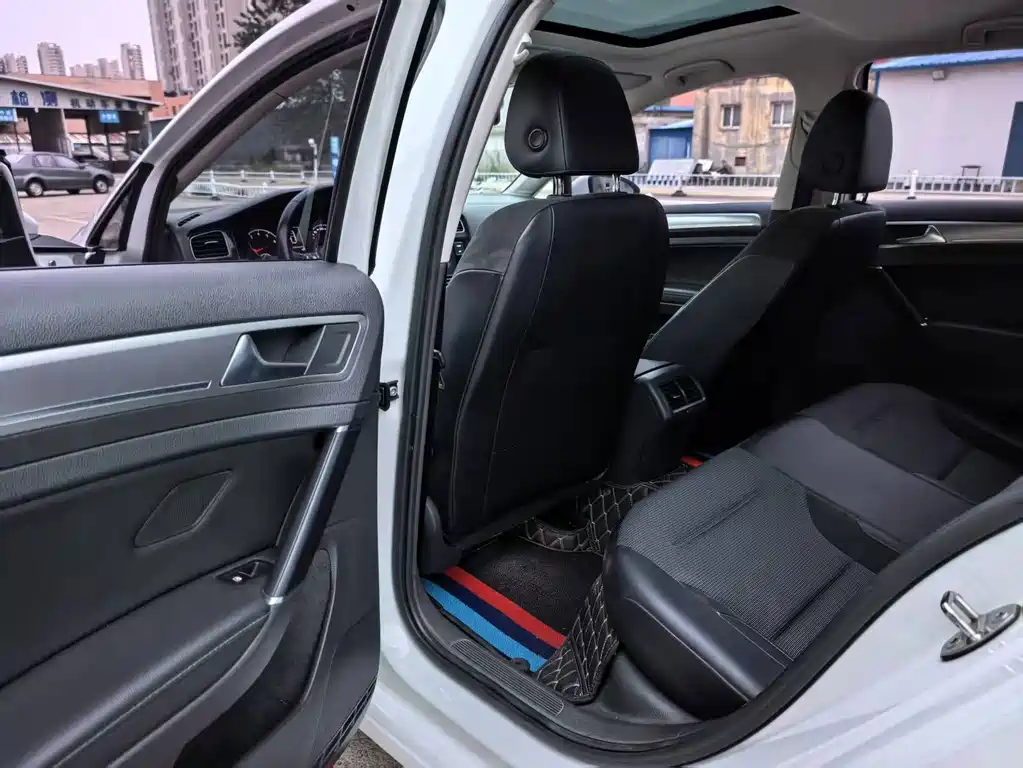 Volkswagen Golf — миниатюра 7