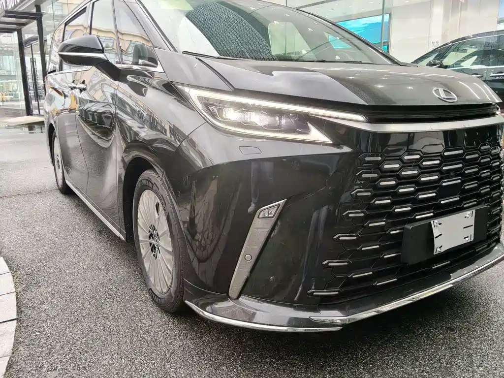 Lexus LM — миниатюра 6