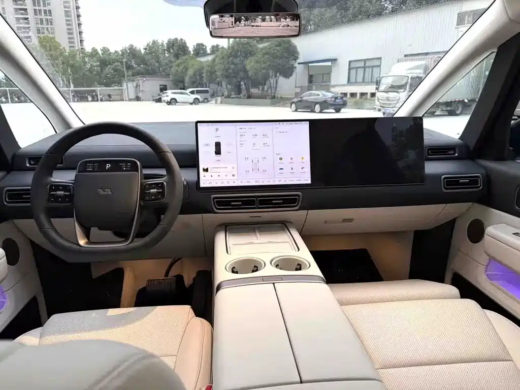 Li Auto Li MEGA — миниатюра 14