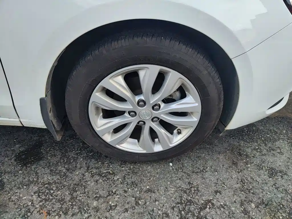 Buick Excelle — миниатюра 8