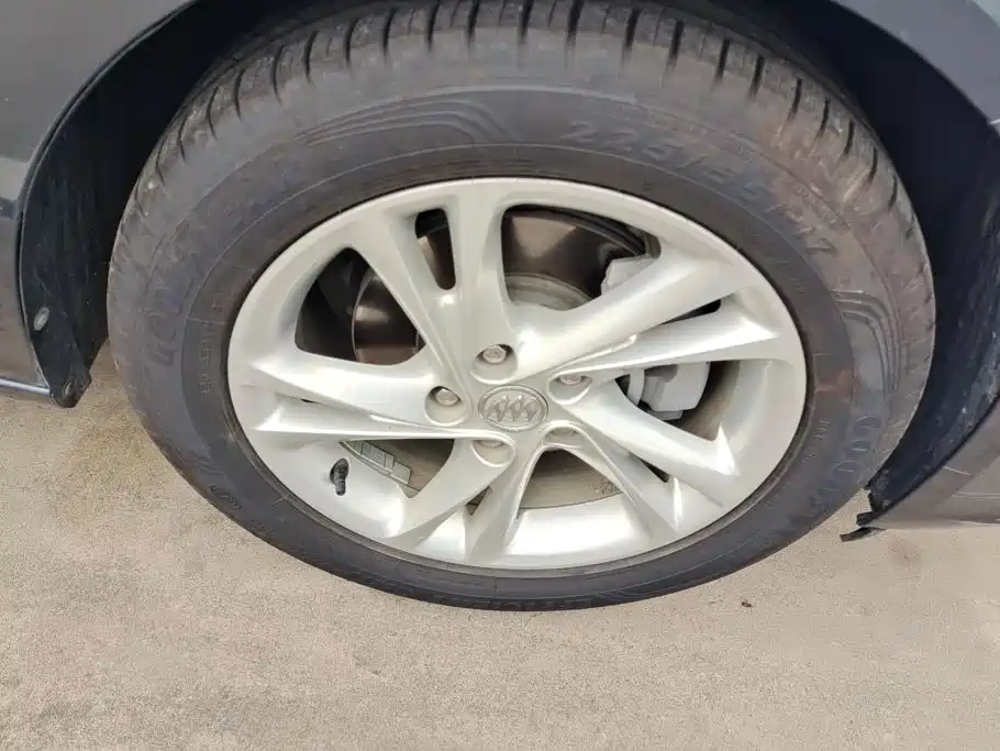 Buick Regal — миниатюра 6