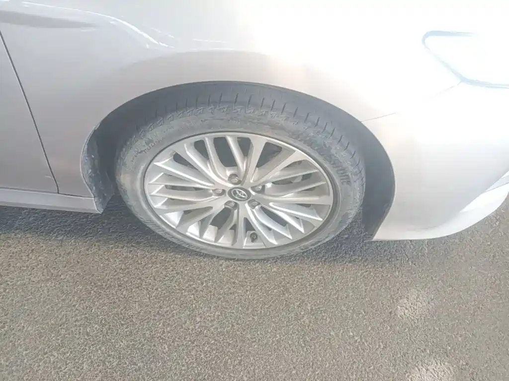 Toyota Camry — миниатюра 12