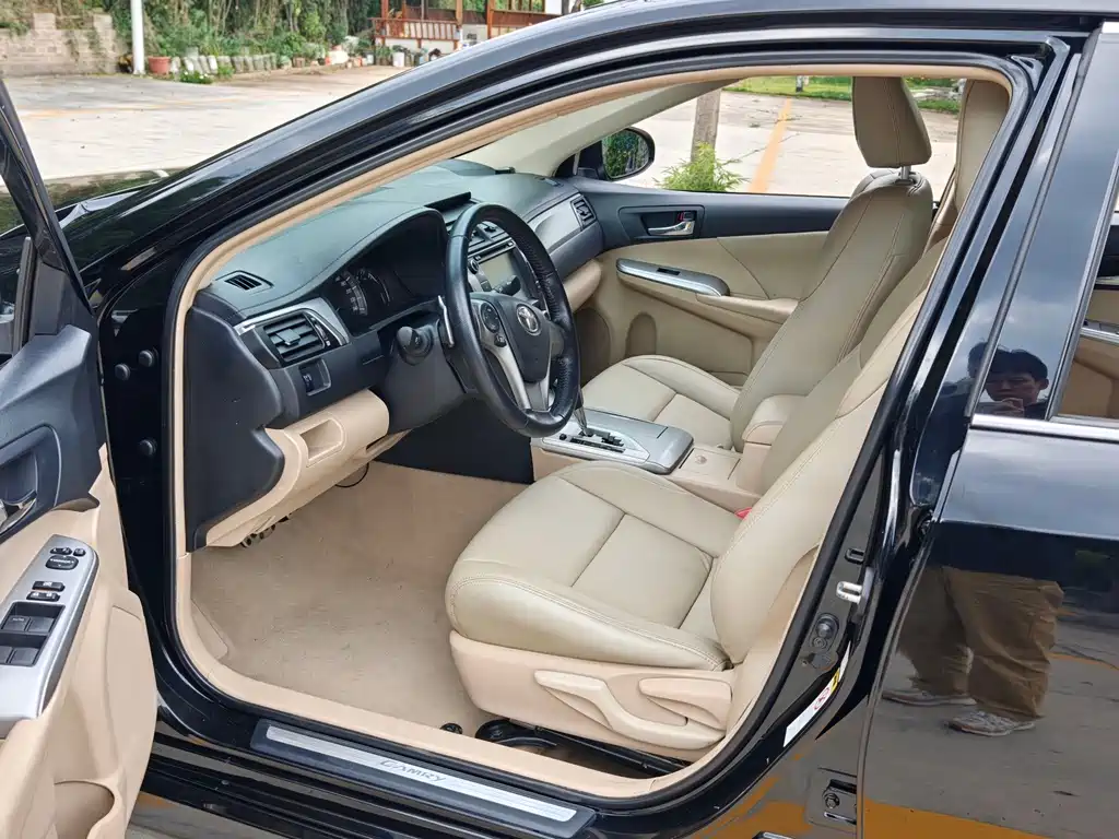 Toyota Camry — миниатюра 9