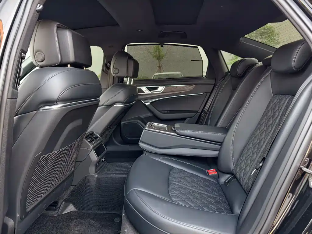 Audi A6L 2025 45 TFSI quattro Premium