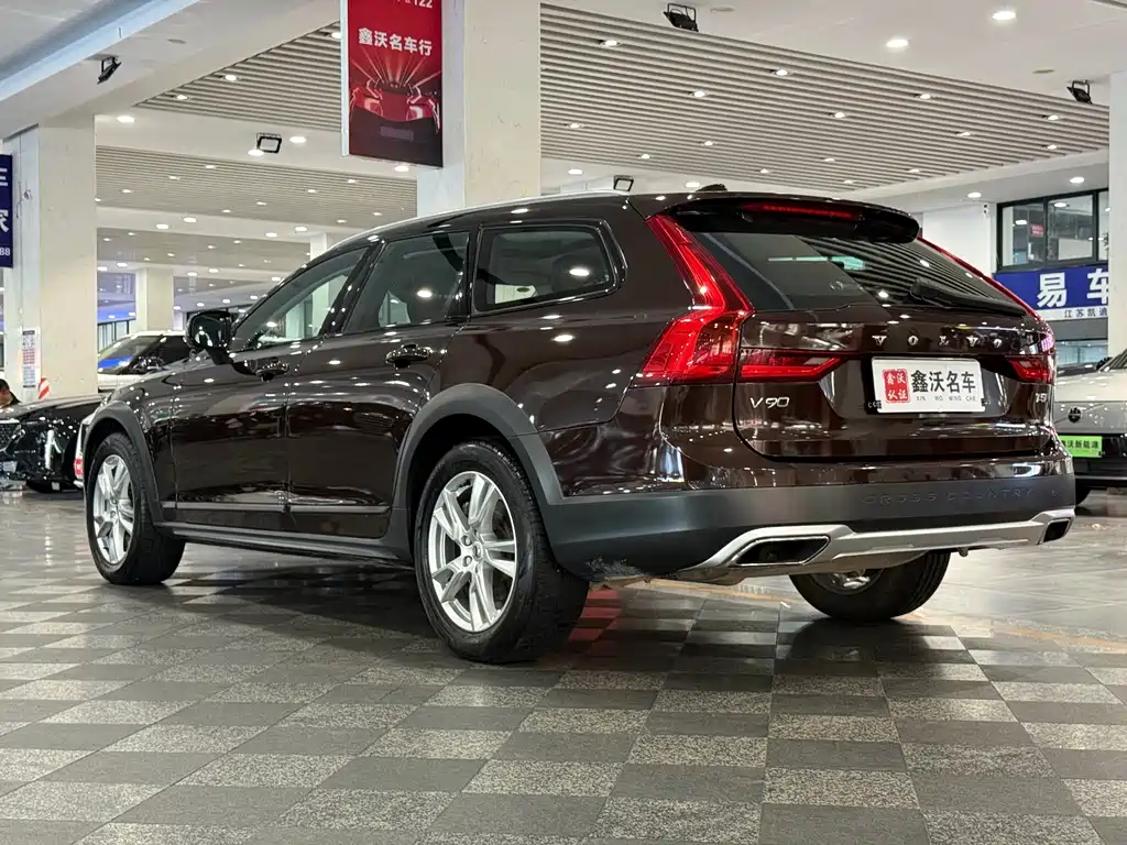 Volvo V90 — миниатюра 5