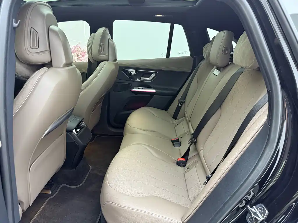 Mercedes-Benz EQE SUV — миниатюра 18