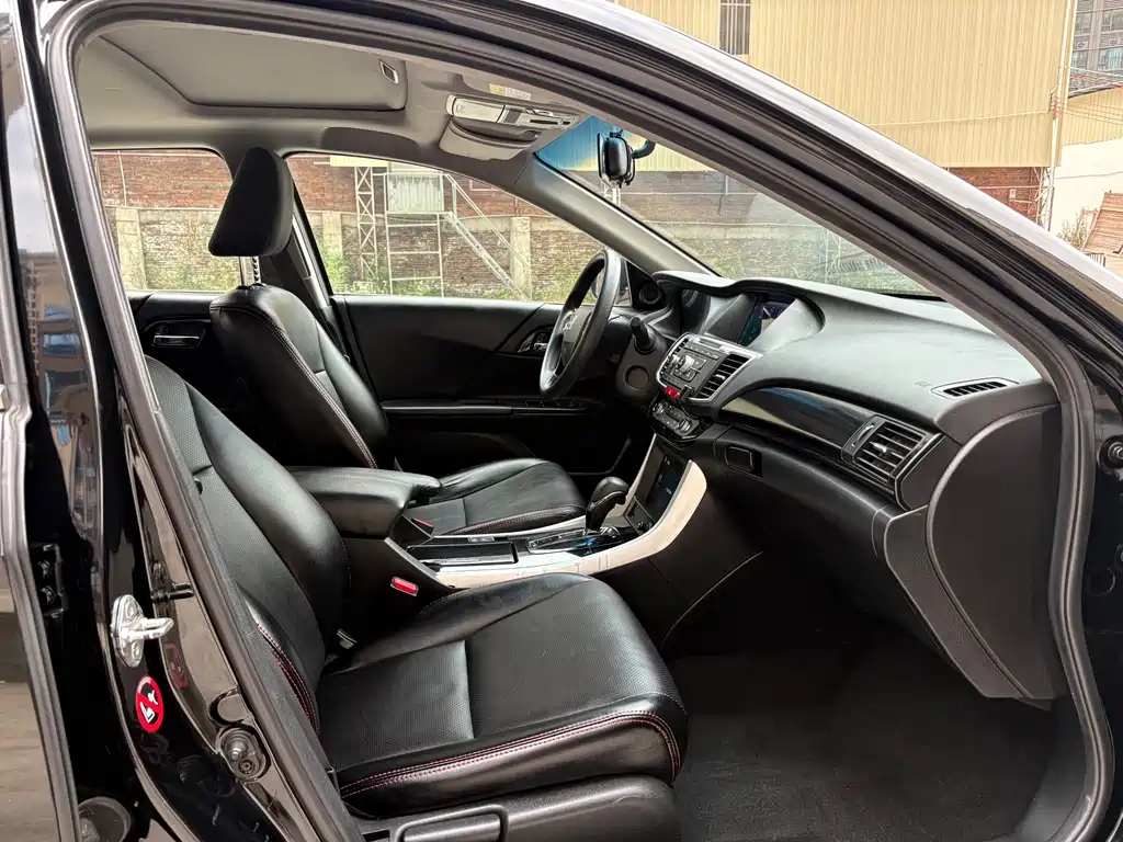 Honda Accord — миниатюра 14