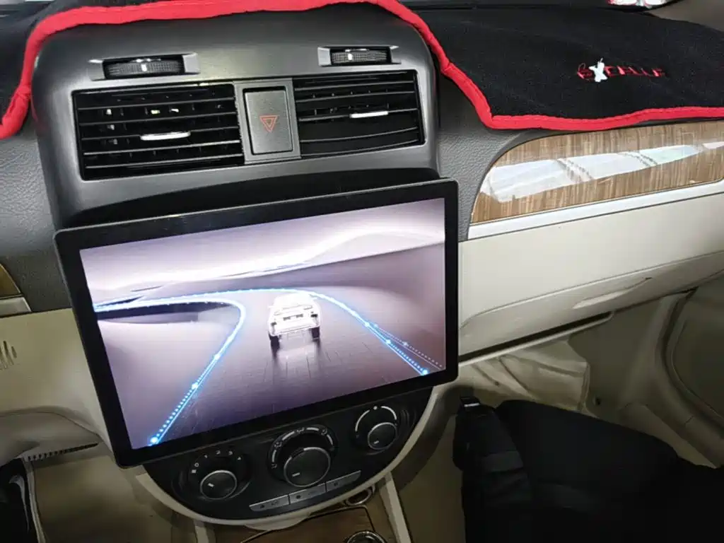 Buick Excelle — миниатюра 13