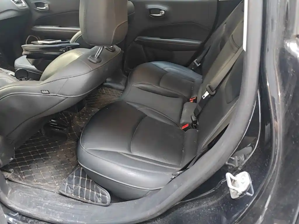 Jeep Compass — миниатюра 17