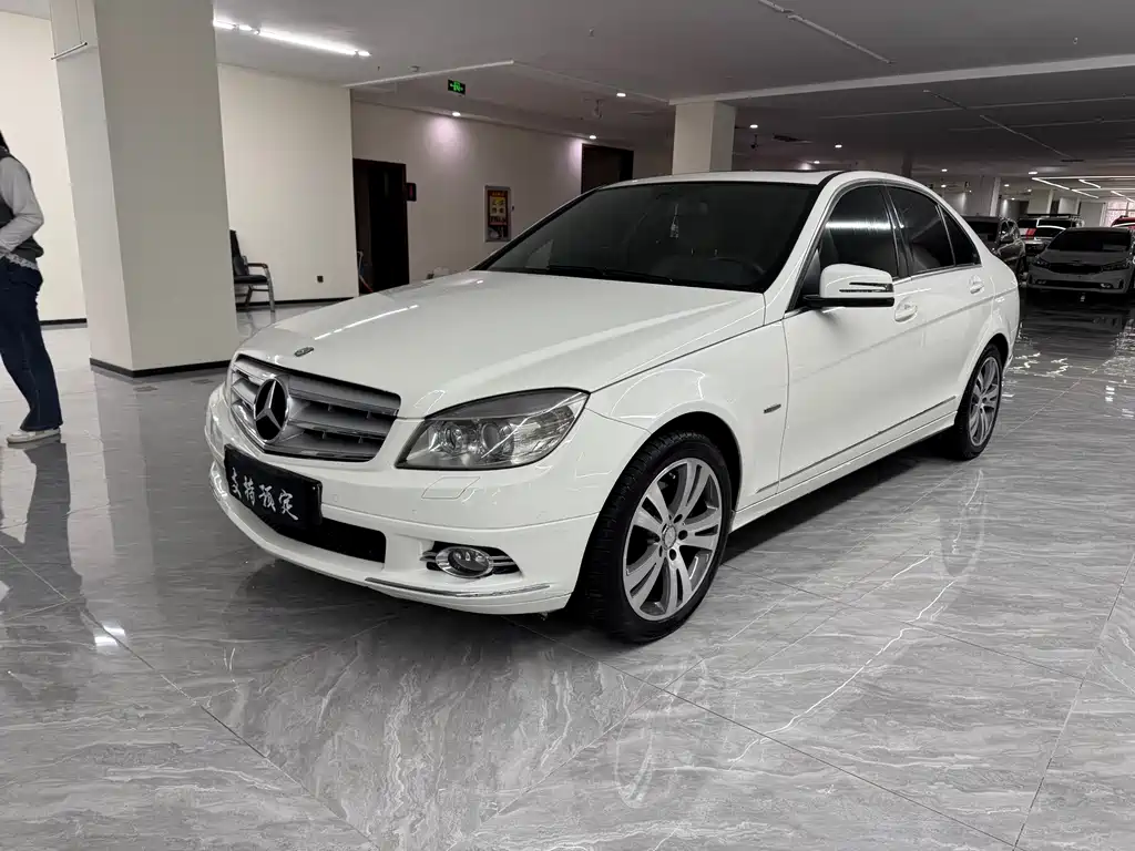 Mercedes-Benz C-Class 2011