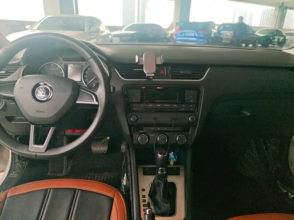 Skoda Octavia — миниатюра 10