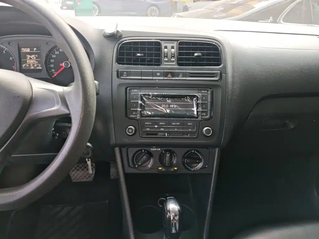 Volkswagen Polo — миниатюра 13