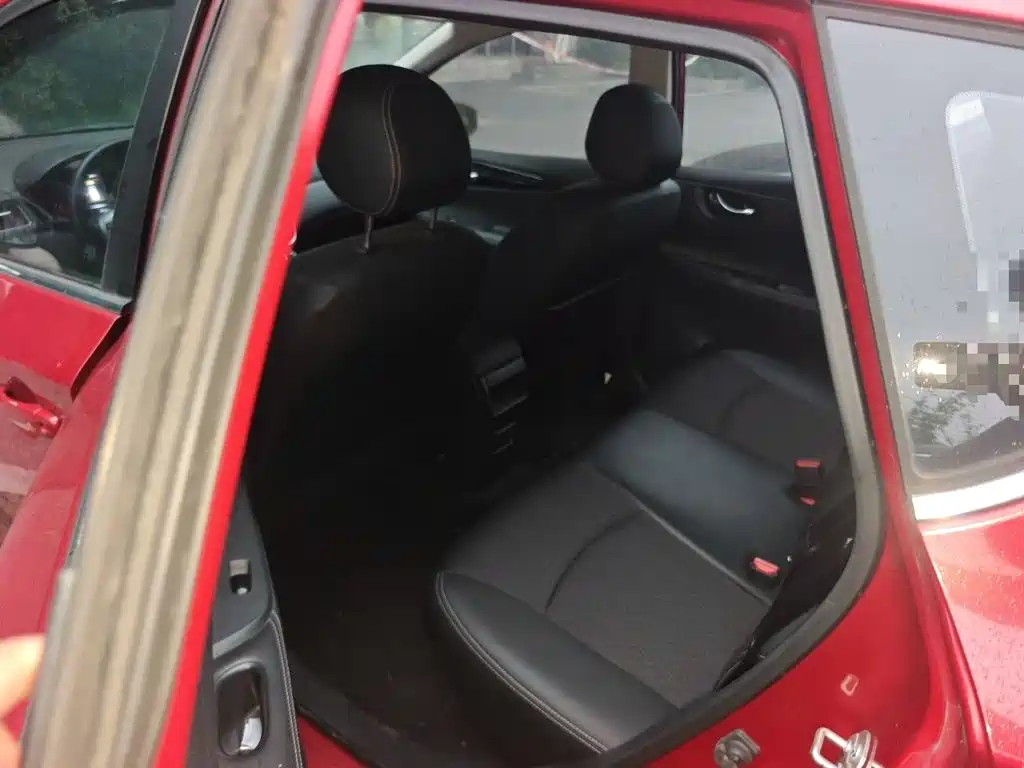 Nissan Tiida — миниатюра 15