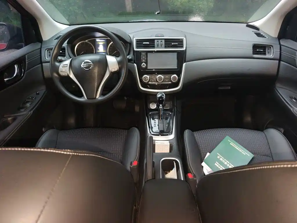 Nissan Tiida — миниатюра 13