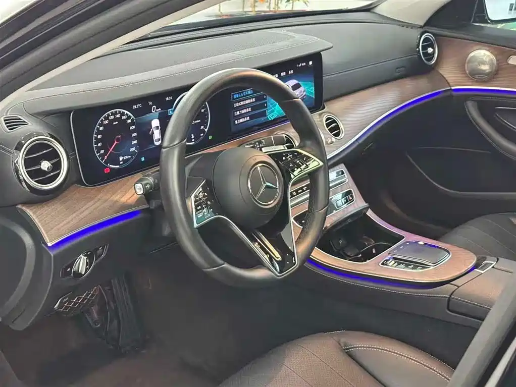 MERCEDES-BENZ E CLASS