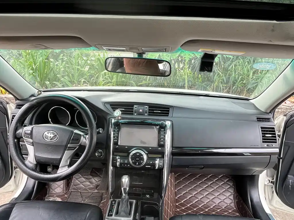 Toyota Reiz — миниатюра 5