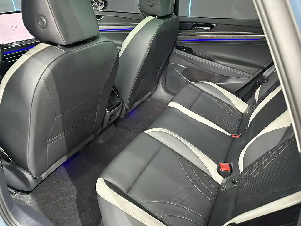 VOLKSWAGEN ID.7 VIZZION