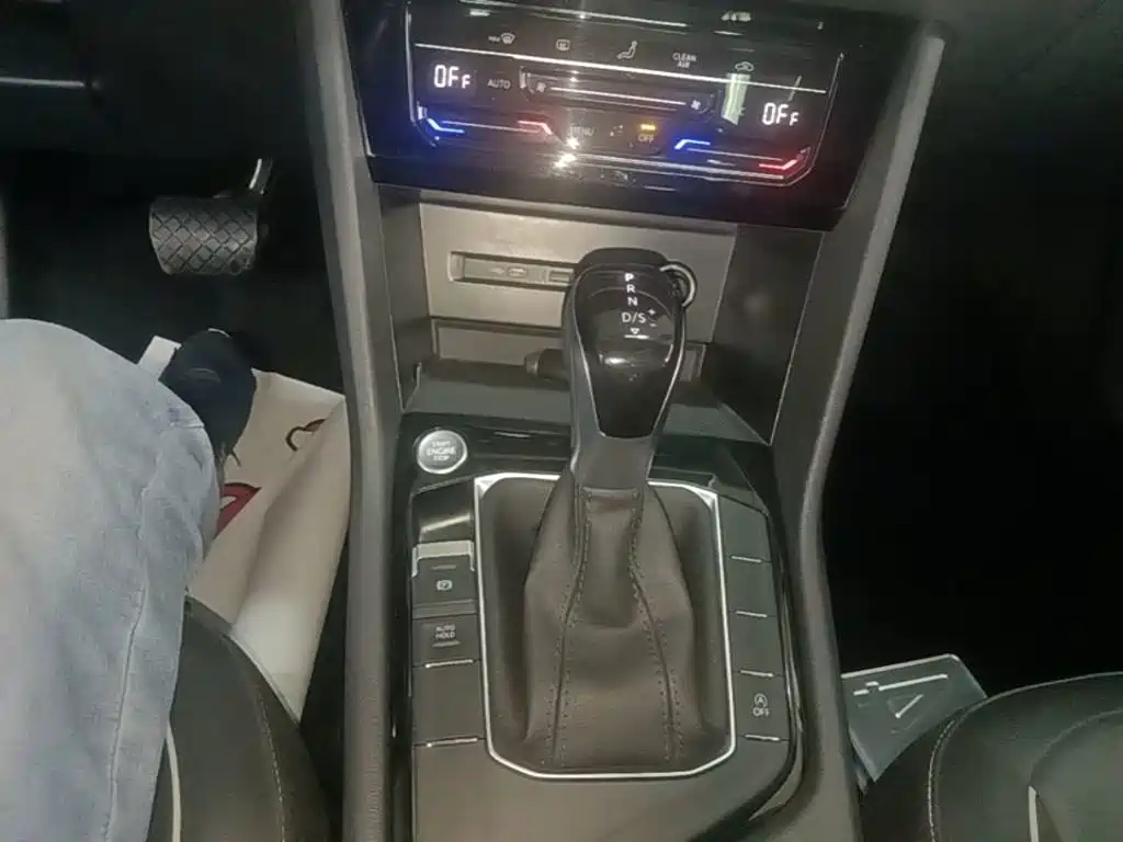 Volkswagen Tiguan L — миниатюра 14