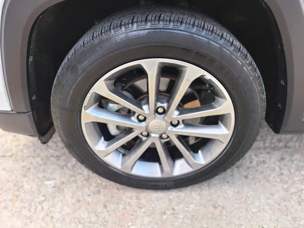 Jeep Grand Commander — миниатюра 7