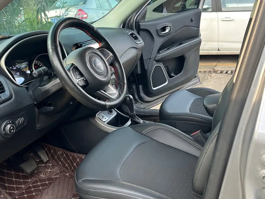 Jeep Compass — миниатюра 4