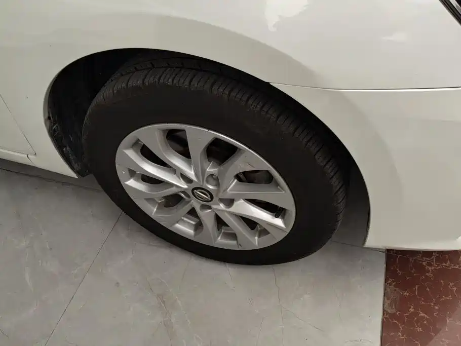 Nissan Sylphy — миниатюра 6