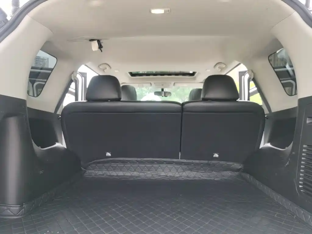 Nissan Terra 2018 2.5L AT Luxury