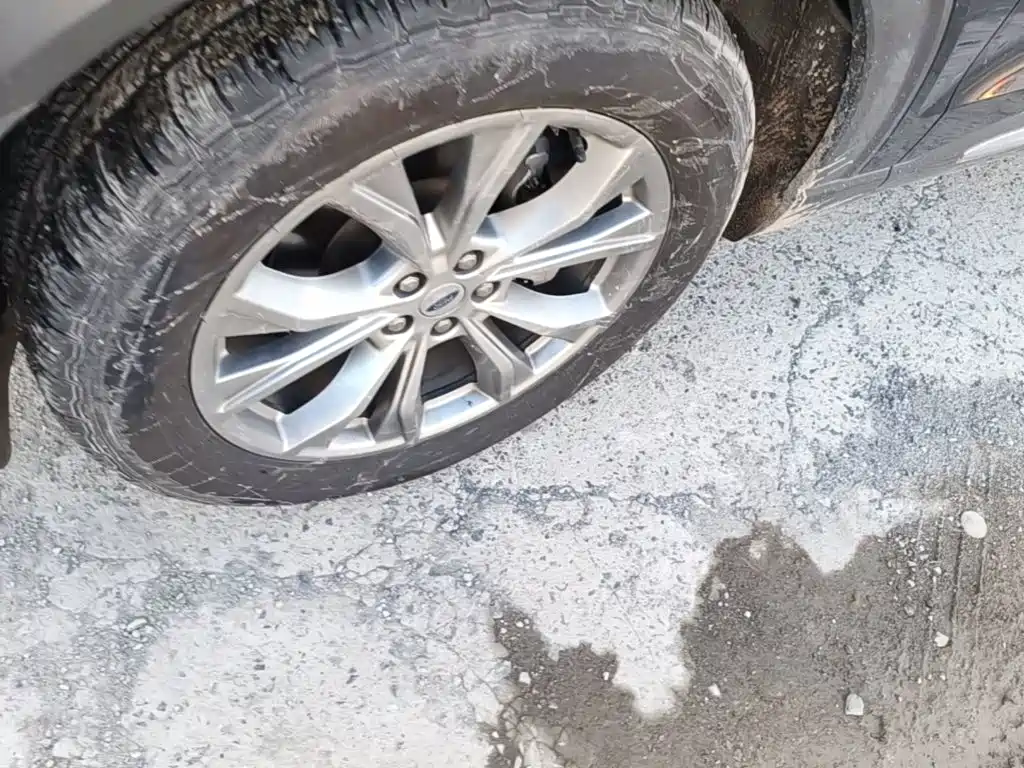 Ford Explorer — миниатюра 23