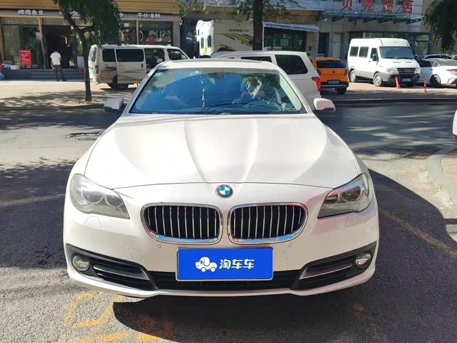 BMW 5 Series — миниатюра 2
