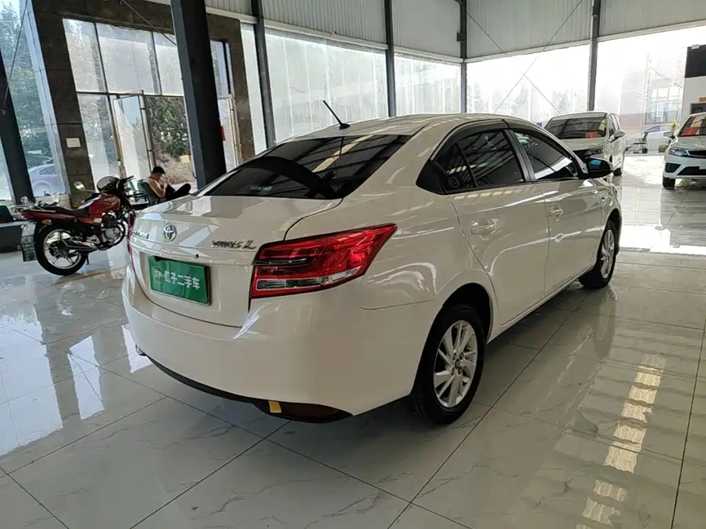 Toyota Yaris L — миниатюра 7