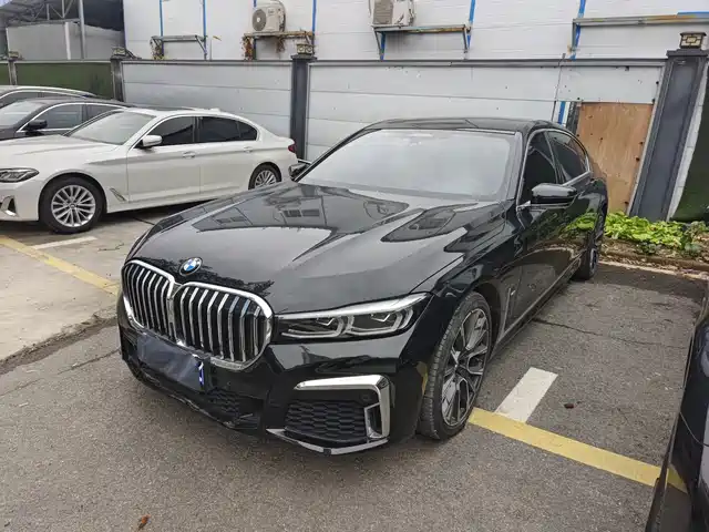 BMW 7 SERIES