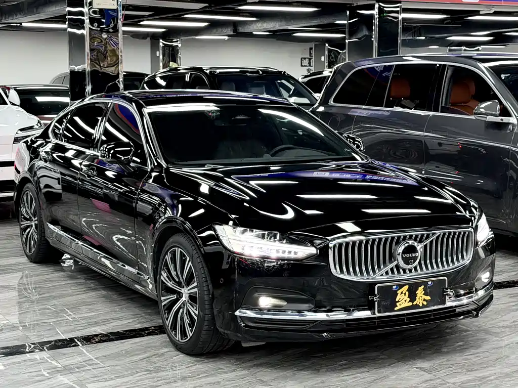 Volvo S90 2024 B5 Luxury