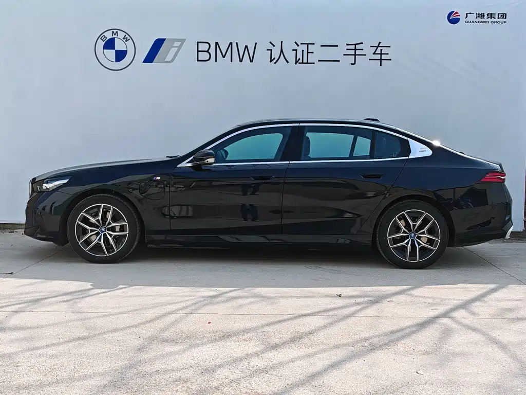 BMW I5