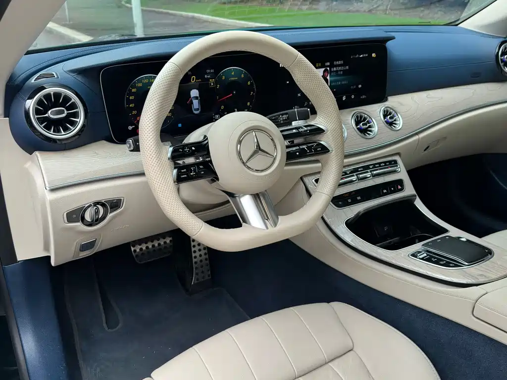 Mercedes-Benz E-Class (Import) — миниатюра 9